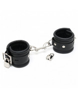 Lockable padded handcuffs with padlocks 