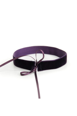   Plum velvet choker